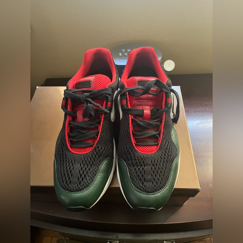 Men’s Gucci sneakers